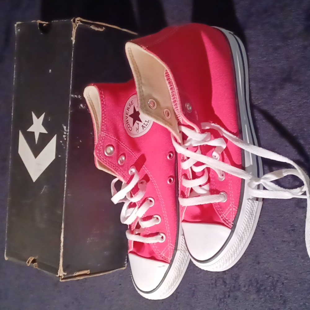 Converse Women's Chuck Taylor's sz 7.5